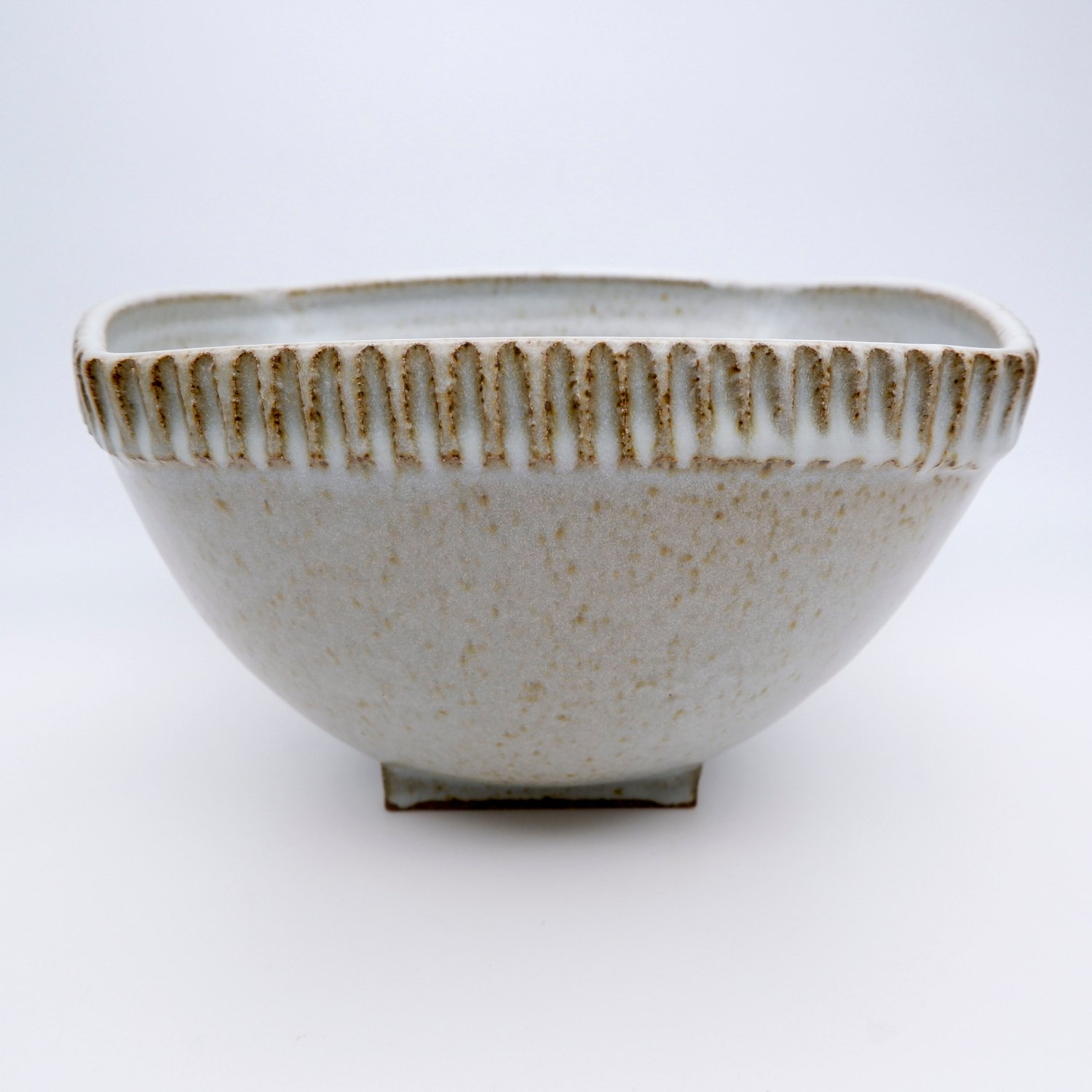 Image of Big Serving Bowl (square+foot)