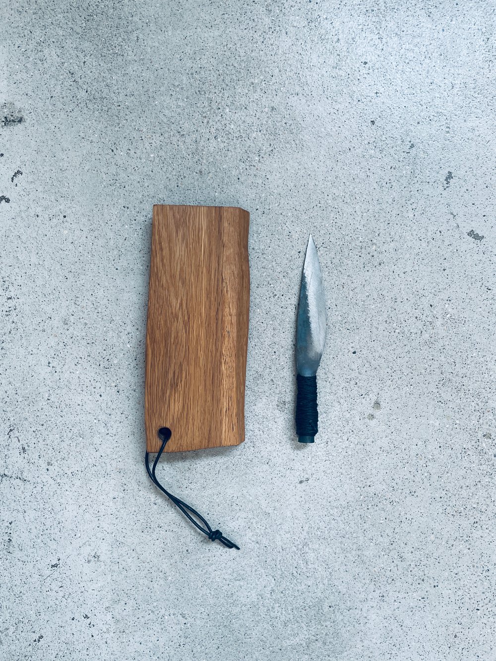 Image of ZULLS KNIFE / BOARD