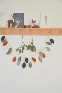 Image 4 of Guirlandes de feuilles de Noël en laine mérinos