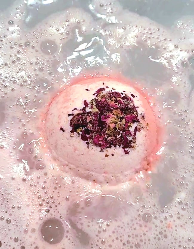 Strawberry Rose Goat's Milk Bath Bomb 7oz