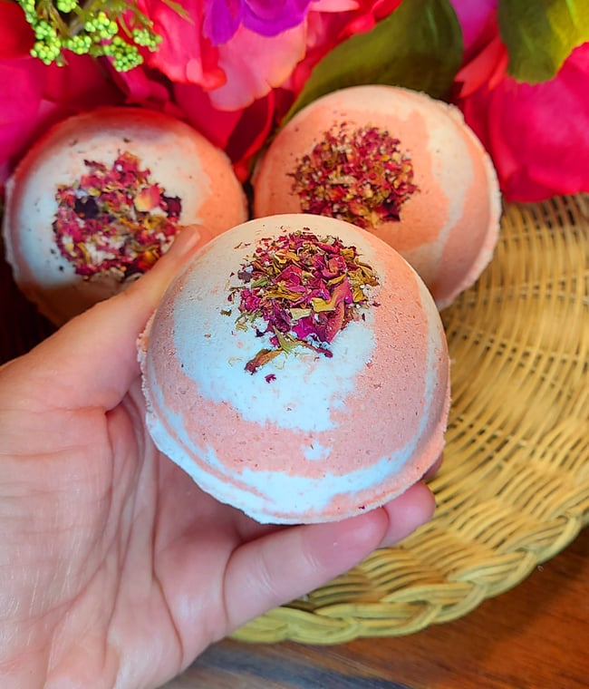Strawberry Rose Goat's Milk Bath Bomb 7oz
