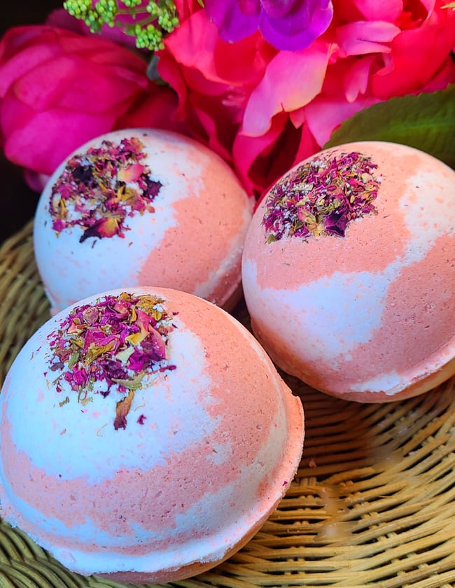 Strawberry Rose Goat's Milk Bath Bomb 7oz