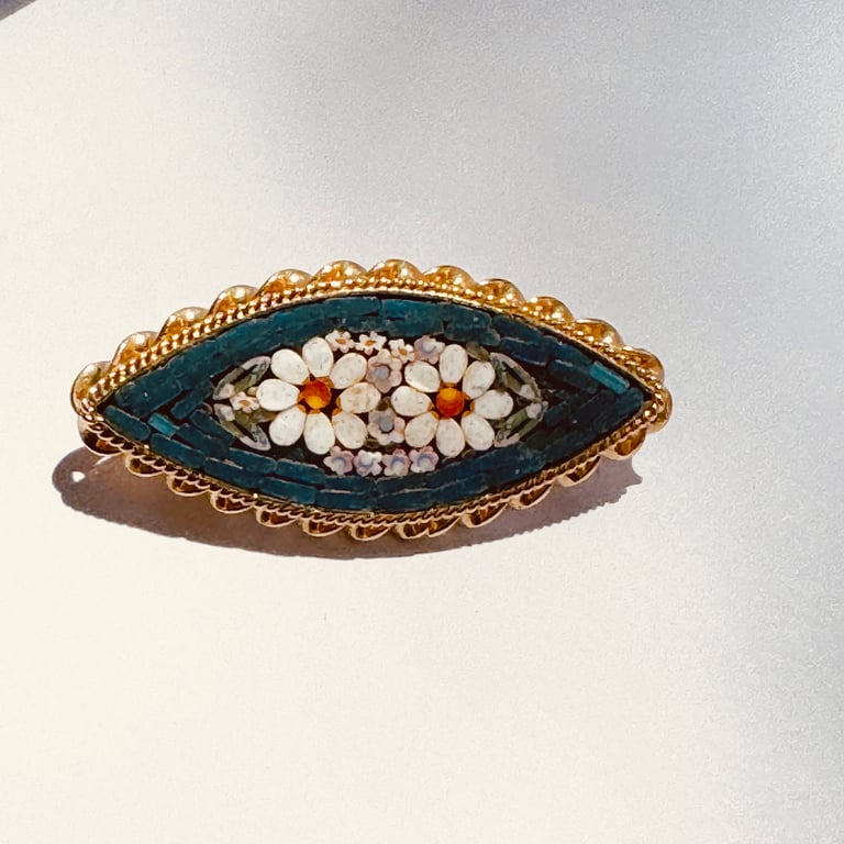 Micro mosaic brooch Image 2
