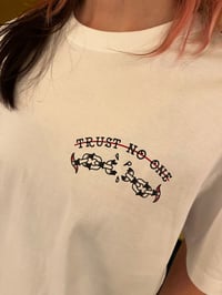 Image 3 of Trust no one T-shirt