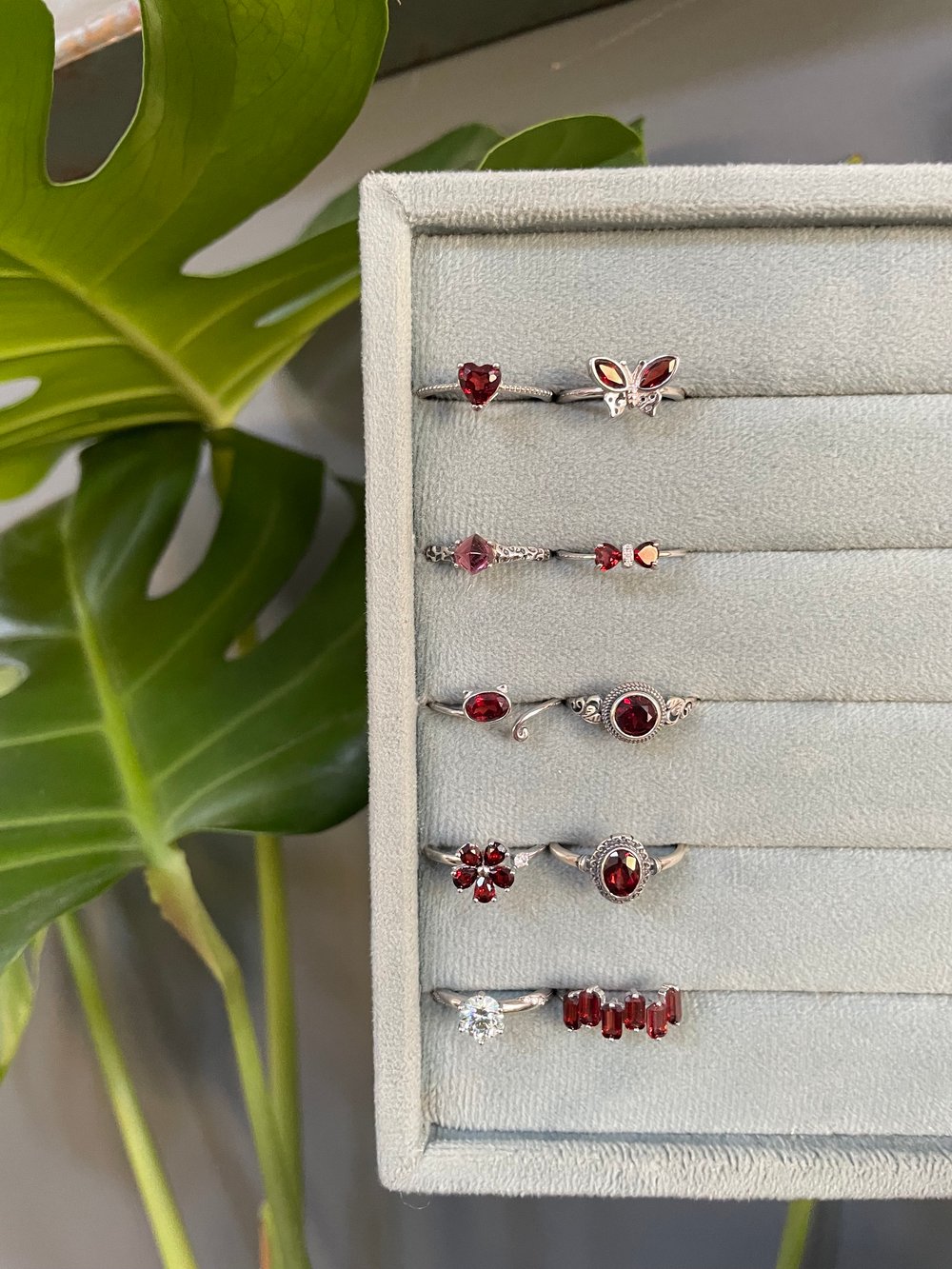 festive red crystal rings!