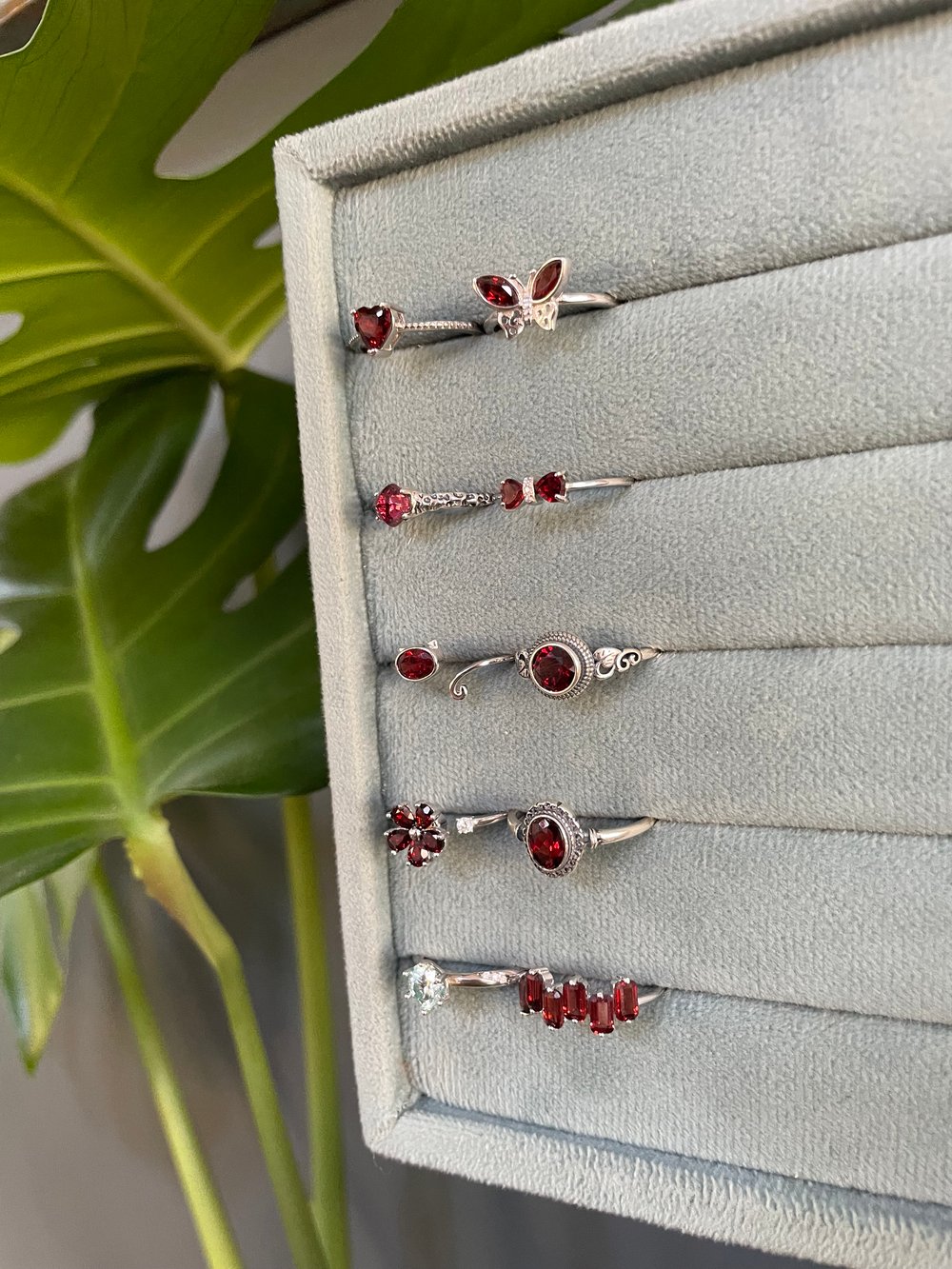 festive red crystal rings!