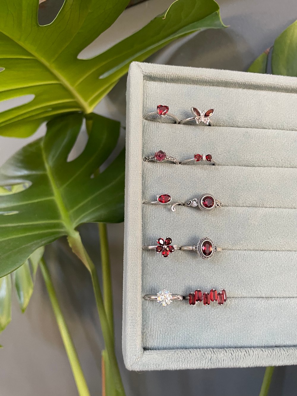 festive red crystal rings!