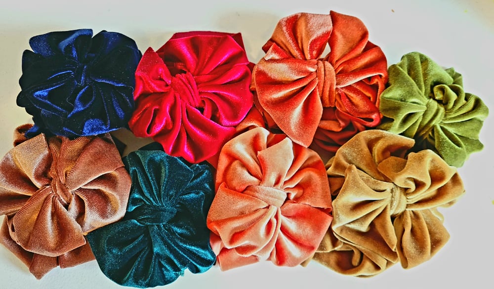 Image of Mystery Velvet Wraps