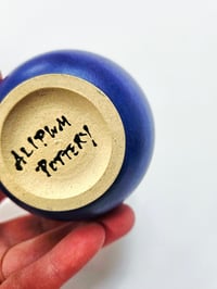 Image 3 of Blue beaker