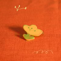 Lucky Flower Brooch (green)