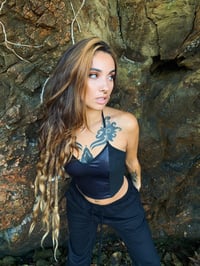 Image 4 of GEAR CROPTOP | FULL BLACK VERSION