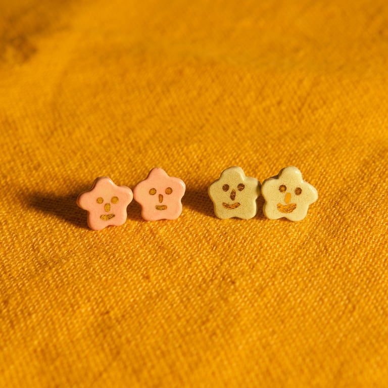Mini Flower Earring Image 2