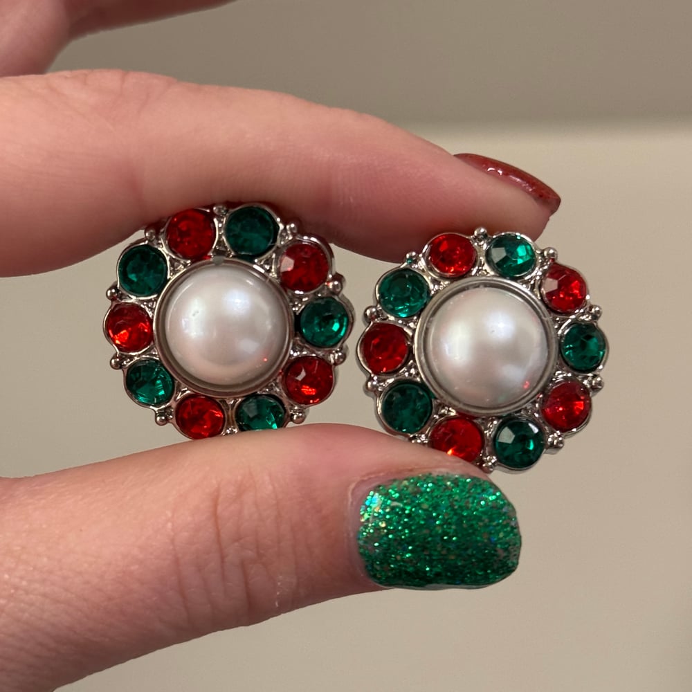 Image of Holiday Pearl Plugs (sizes 0g-7/8)