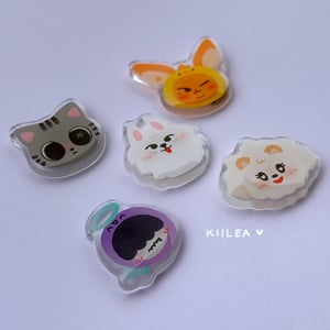 Image of txt ppulbatu acrylic pins