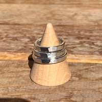 Image 2 of Medium Hammered Band