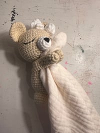 Image 3 of Small Amigurumis Bear with Baby Towel Creme 