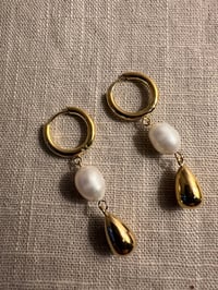 Image 1 of Stainless Steel Pearl Drop Earring 