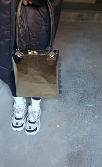 Image 7 of mala vsakodneva torba ZLATO // small daily shopper GOLD