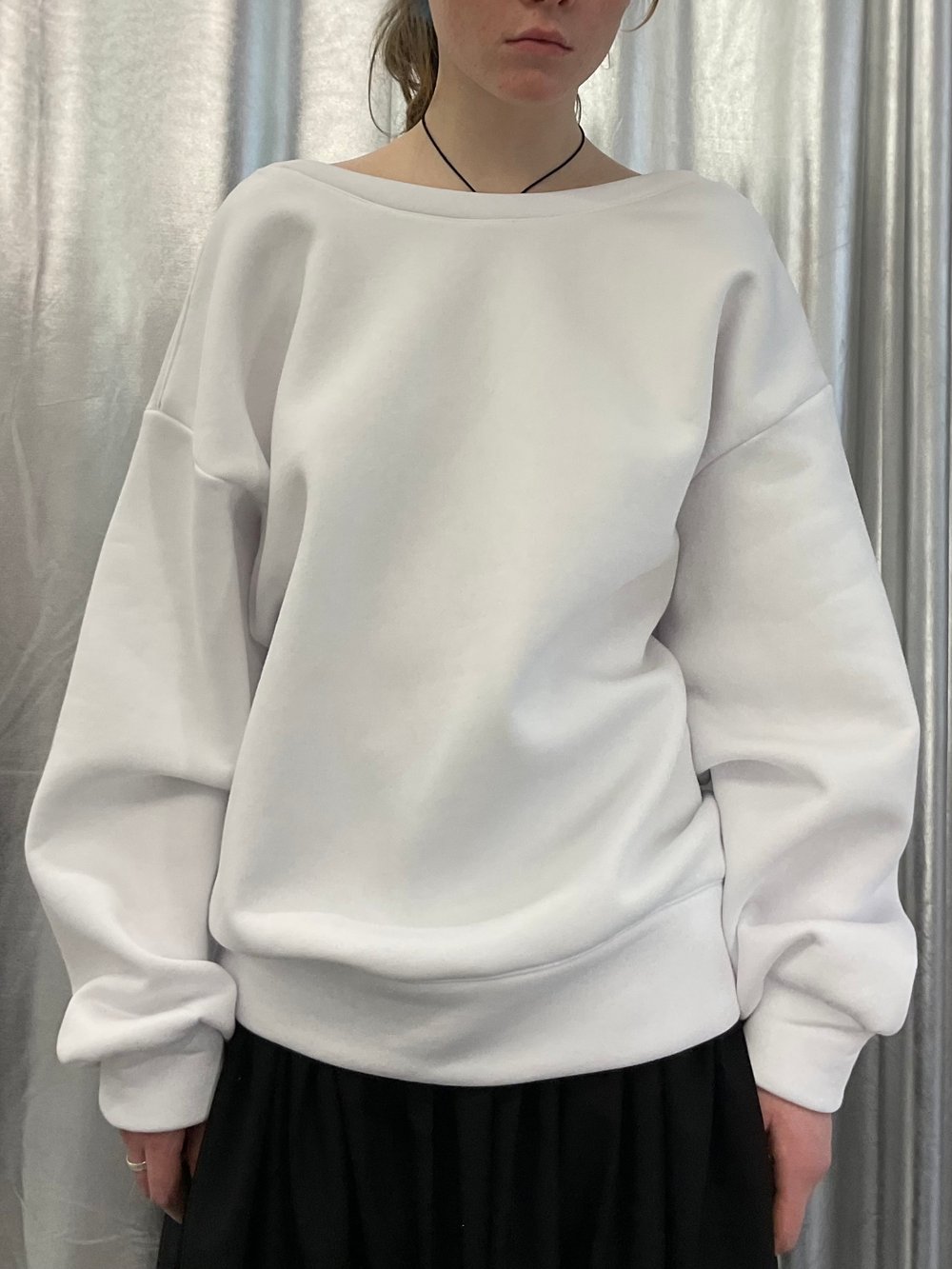 White oversized sweatshirt with open back 