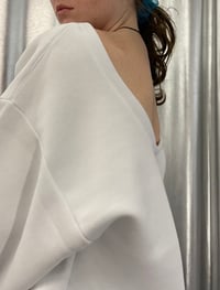 Image 3 of White oversized sweatshirt with open back 