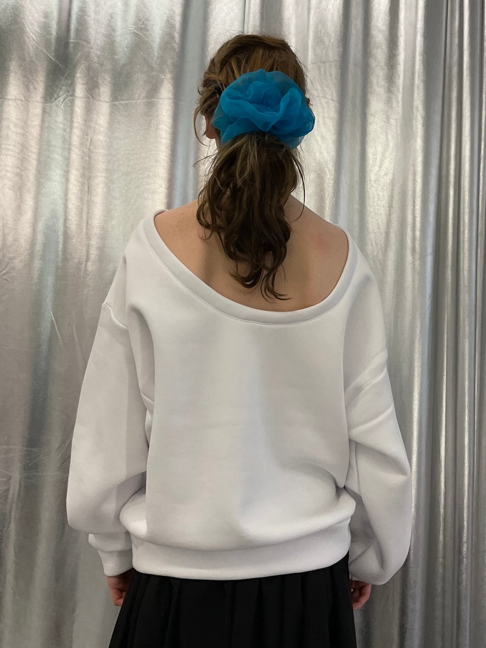 White oversized sweatshirt with open back 