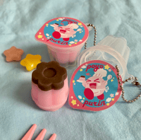 Image 2 of squishy pudding toy keychains