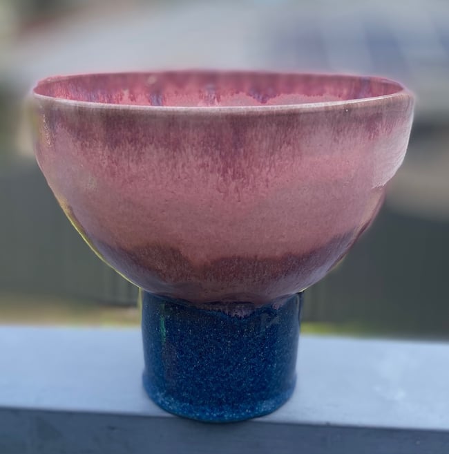 Thistle vase in Plum purple