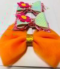 Image 2 of Pink Flower Glitter Bow Clips Set