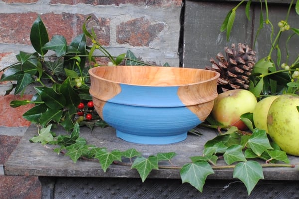 Image of cherrywood bowl II - bol en merisier II