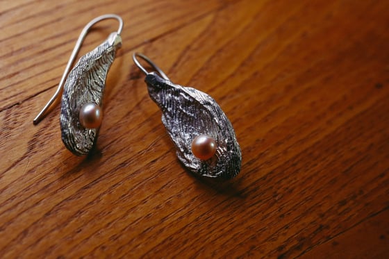 Image of Oyster Earrings 