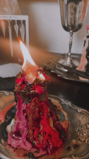 Image of 𝔖𝔞𝔤𝔦𝔱𝔱𝔞𝔯𝔦𝔲𝔰 ℭ𝔞𝔫𝔡𝔩𝔢𝔰