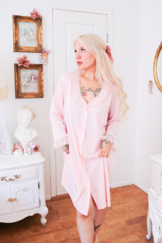 Image of Vintage 70s Vanity Fair Pastel Pink Button Down Robe with Sheer Ruffle Details (Medium)