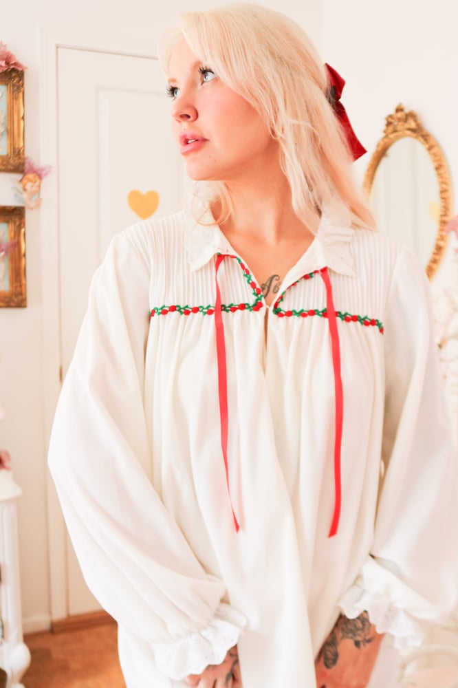 Image of Vintage 80s Juli of Slumbertogs Christmas Cottage Cozy Nightgown (Large)