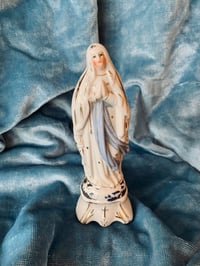 Image 5 of Statuettes religieuses en porcelaine de Paris