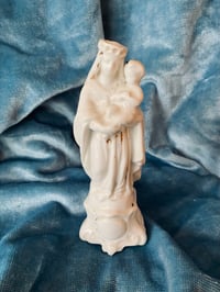 Image 14 of Statuettes religieuses en porcelaine de Paris