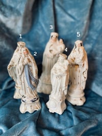 Image 2 of Statuettes religieuses en porcelaine de Paris
