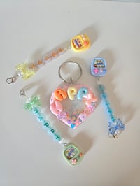 HAPPY CAKE KEYRING & CHARM 
