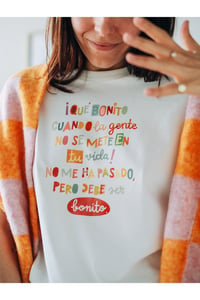 Image 1 of Camiseta qué bonito cuando la gente no se mete en tu vida