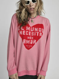 Image 2 of Sudadera Rosa El mundo necesita más amor