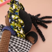 Image 3 of La Poupée Awa et son bébé au dos (N7)