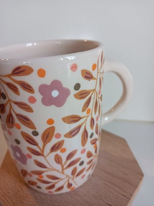 Image of Tasse feuillage beige