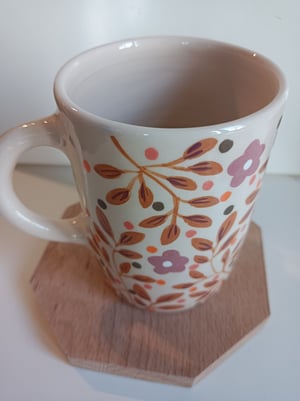 Image of Tasse feuillage beige