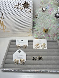 small classy earrings 