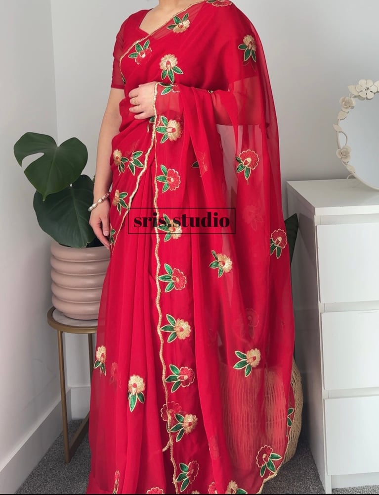 Image of Laligurash Saari three piece set