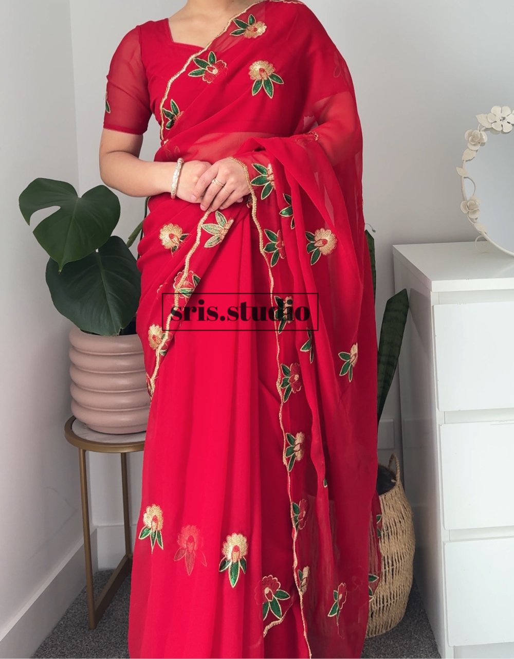 Image of Laligurash Saari three piece set