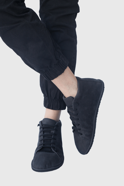 Image of Alto - High top Sneakers in Black Nubuck