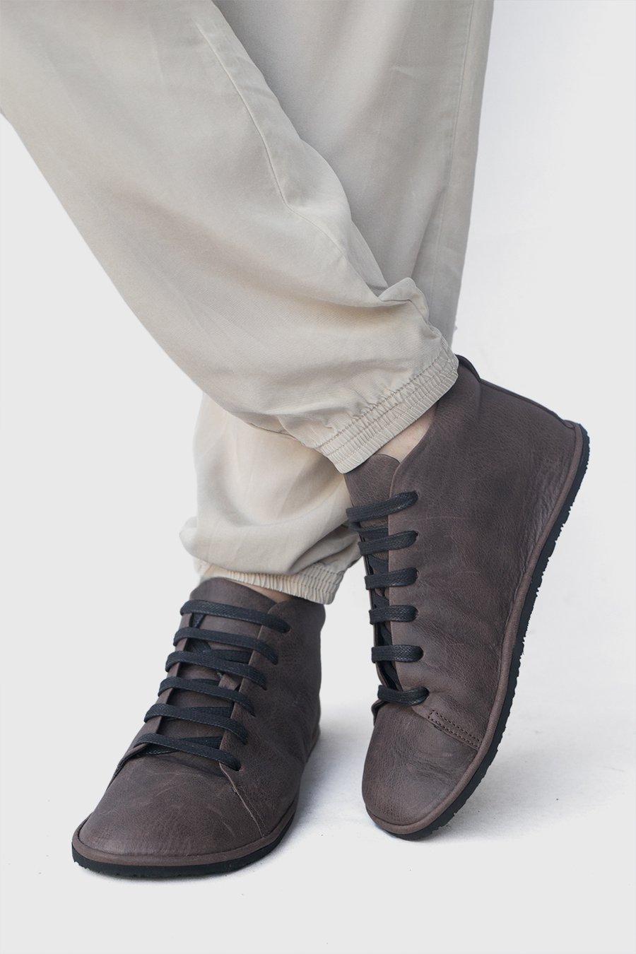 Image of Alto - High top Sneakers in Dark Oak