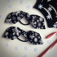 Skullflakes Hair Tie