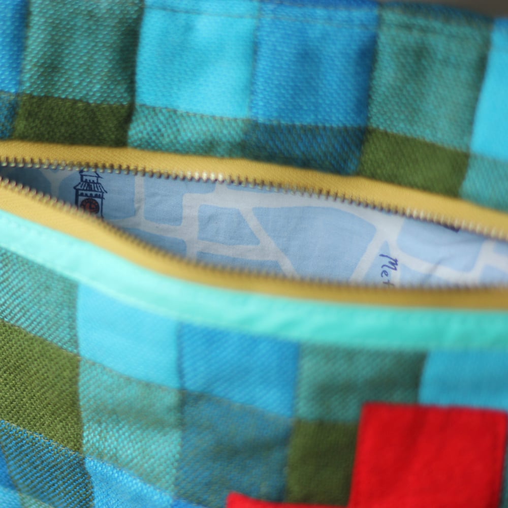 Image of  GERTIE - x - La biggy sized Quilted Carrier // First Aid pouch