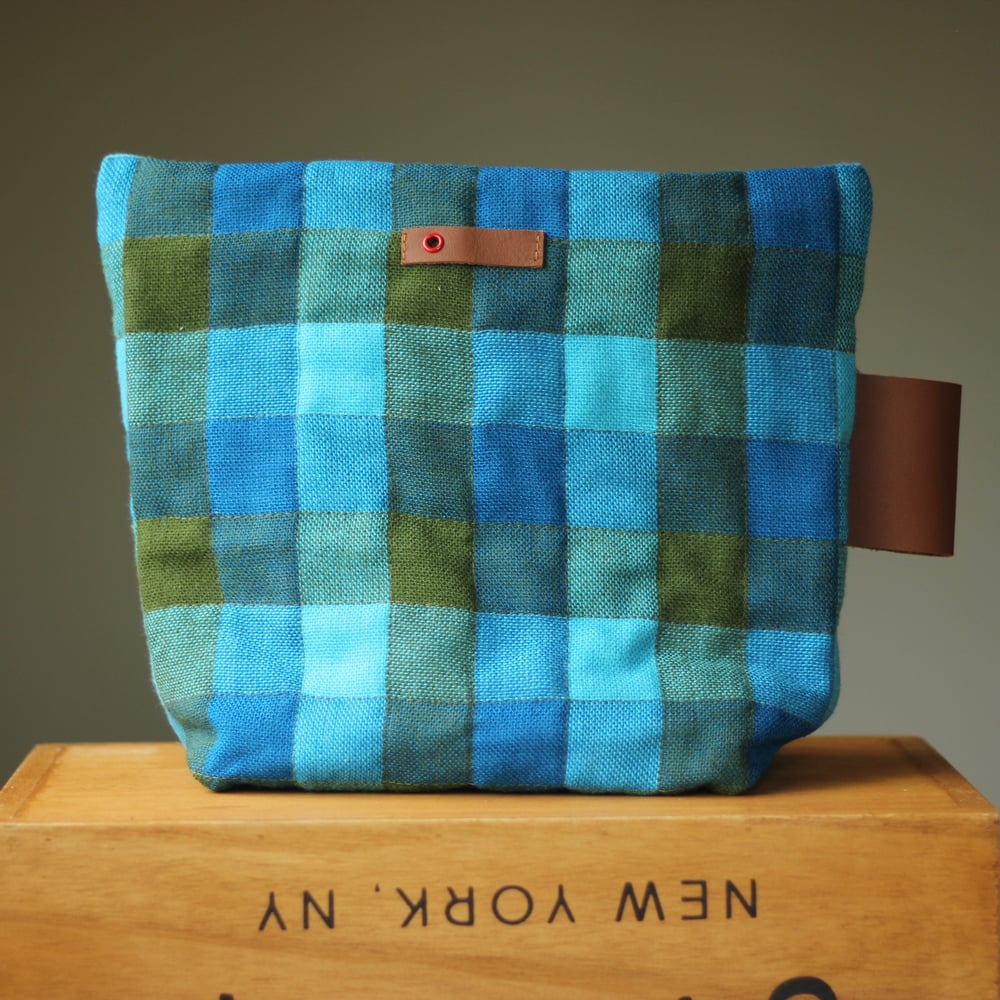Image of  GERTIE - x - La biggy sized Quilted Carrier // First Aid pouch